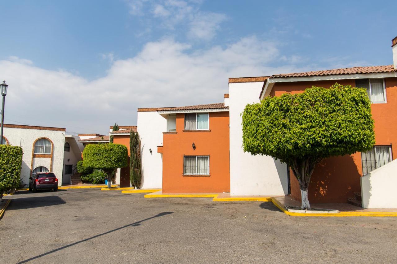 Hotel & Suites Villa Del Sol Morelia Bagian luar foto