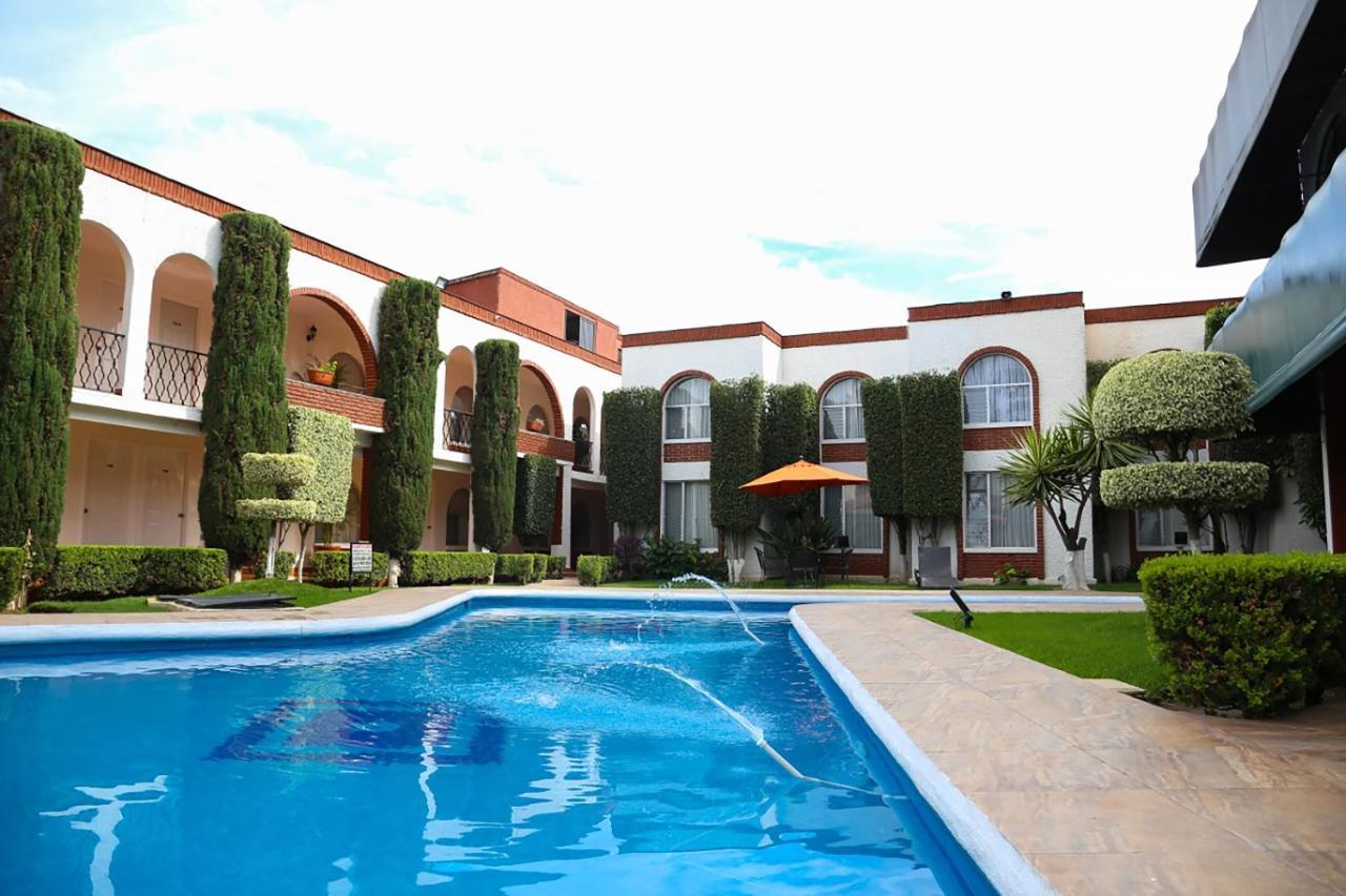 Hotel & Suites Villa Del Sol Morelia Bagian luar foto