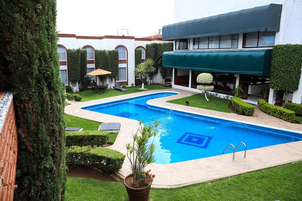Hotel & Suites Villa Del Sol Morelia Bagian luar foto