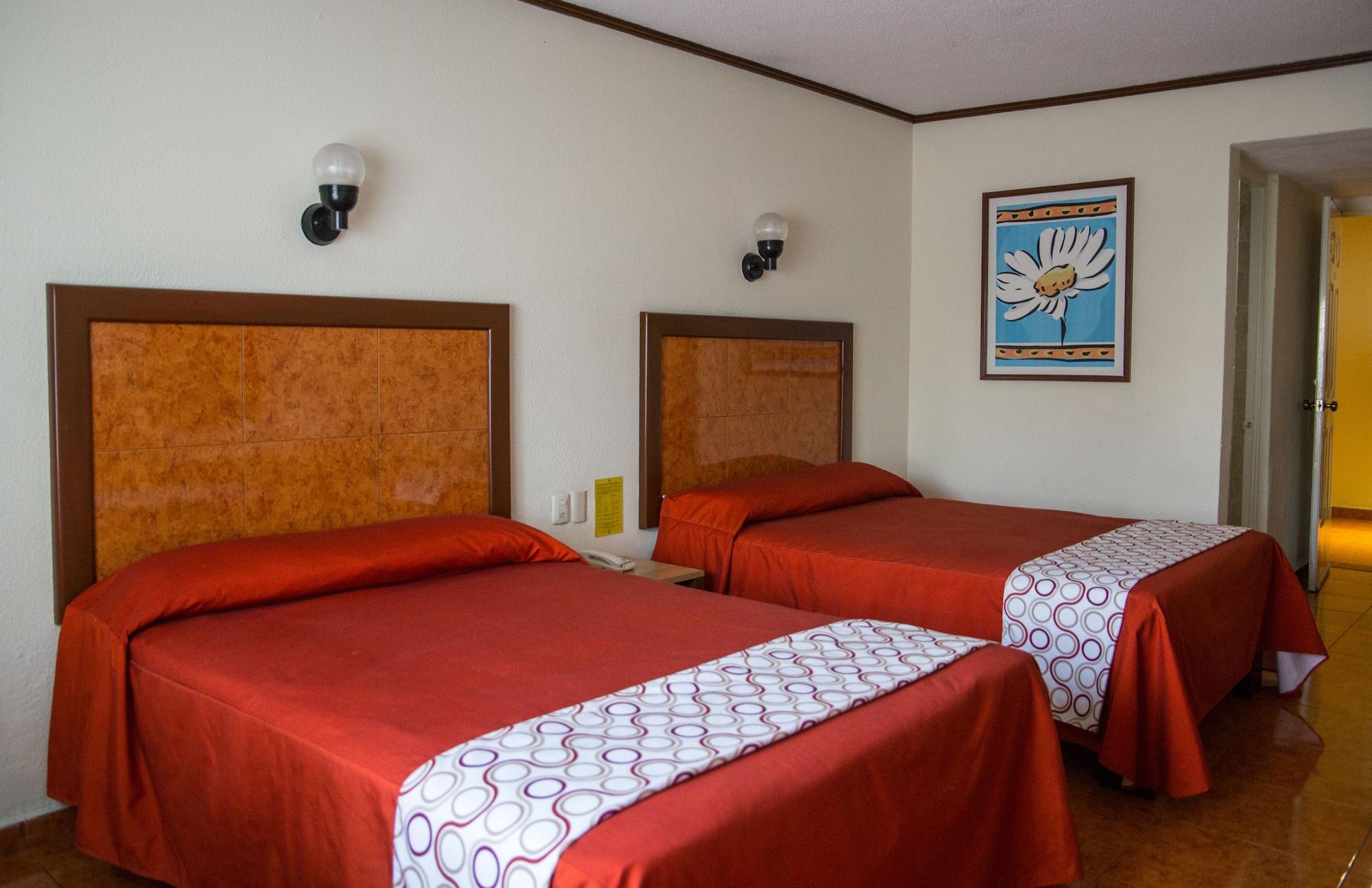 Hotel & Suites Villa Del Sol Morelia Bagian luar foto