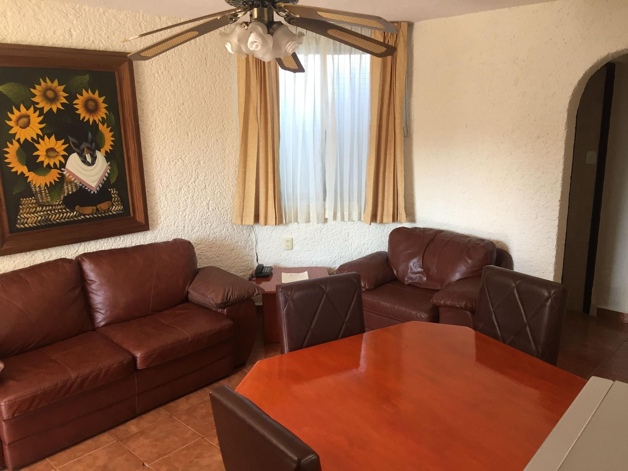 Hotel & Suites Villa Del Sol Morelia Bagian luar foto