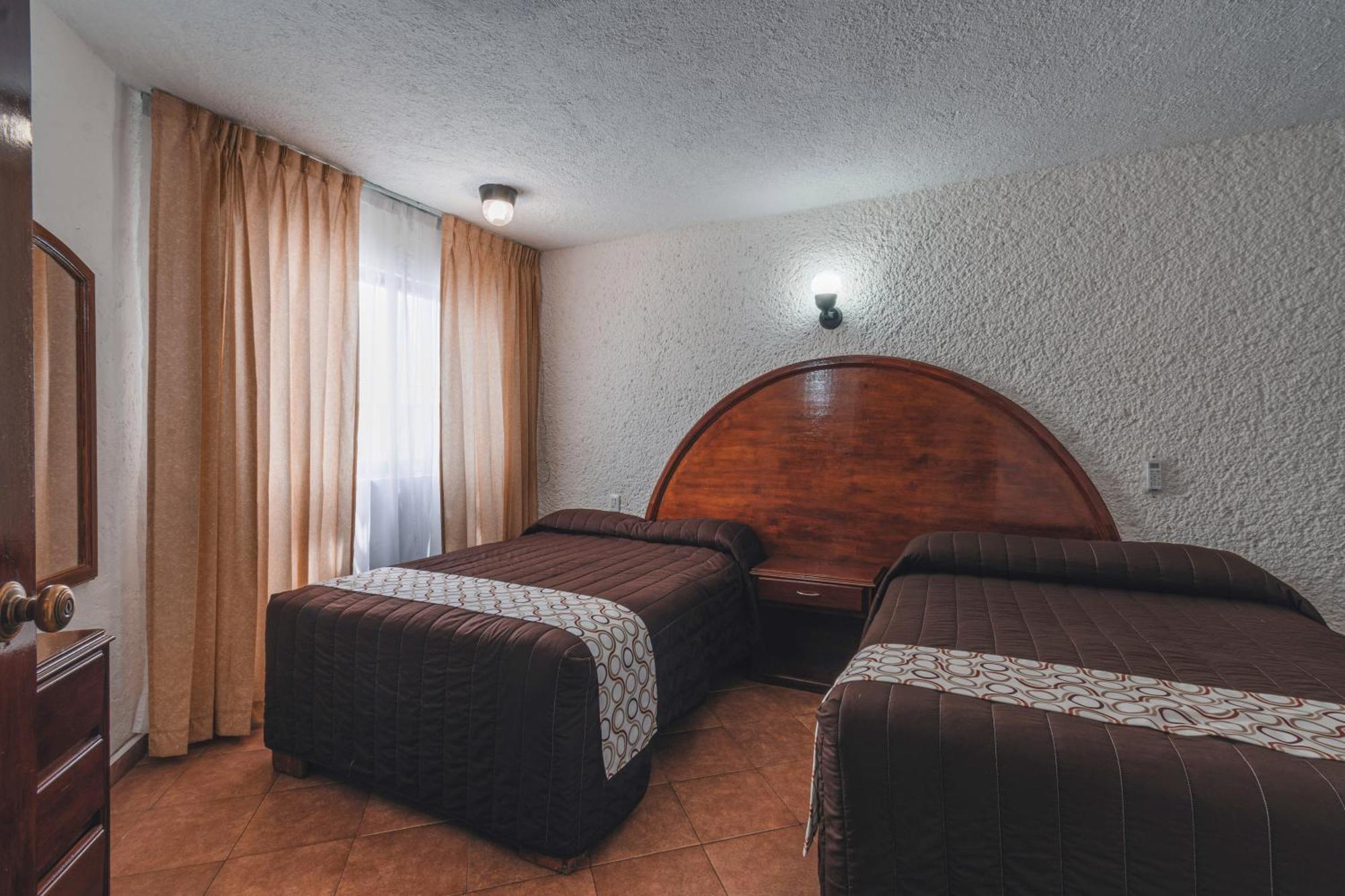 Hotel & Suites Villa Del Sol Morelia Bagian luar foto