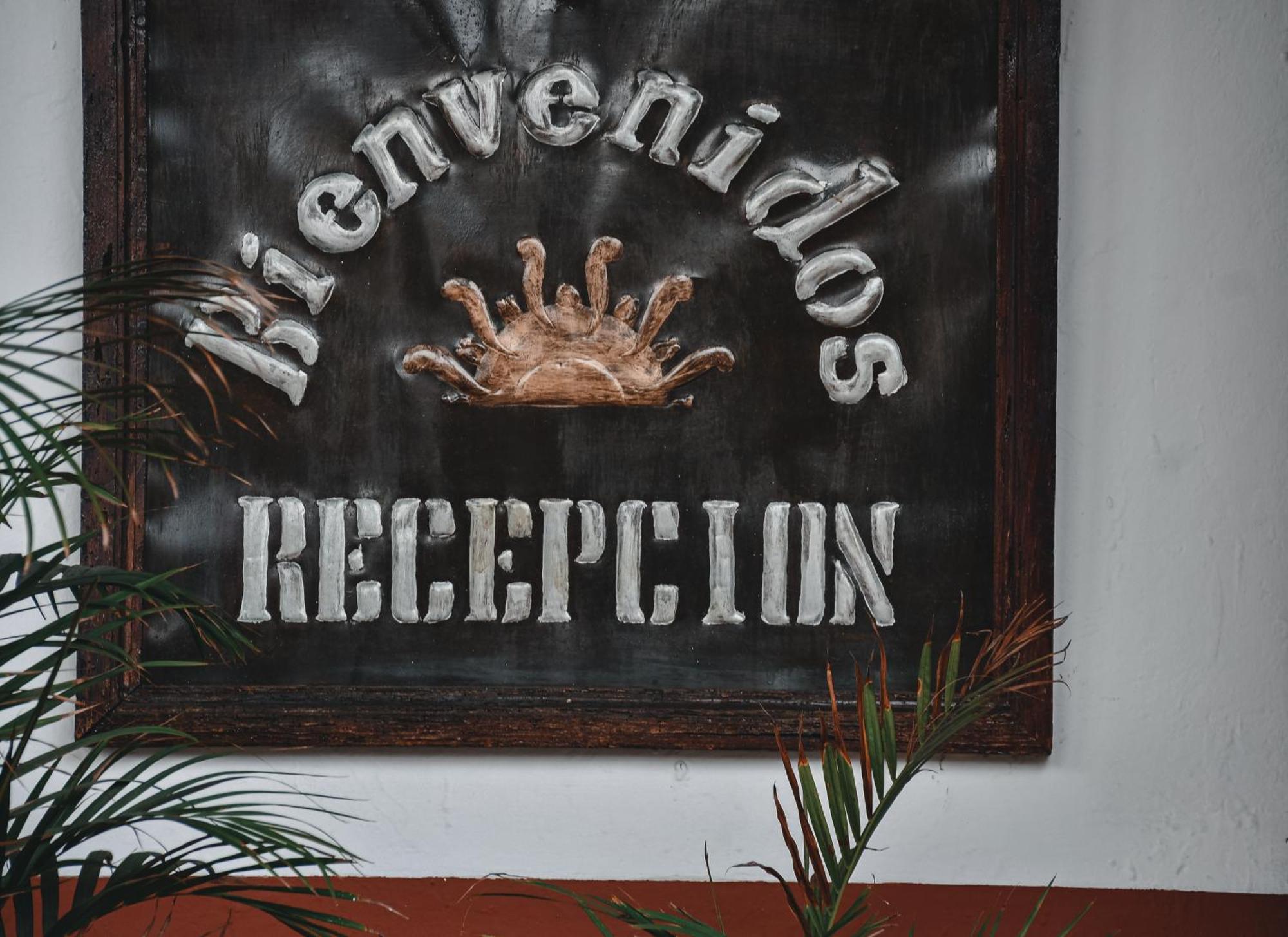 Hotel & Suites Villa Del Sol Morelia Bagian luar foto